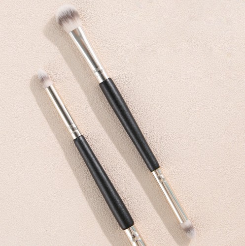 Двусторонняя кисть для макияжа