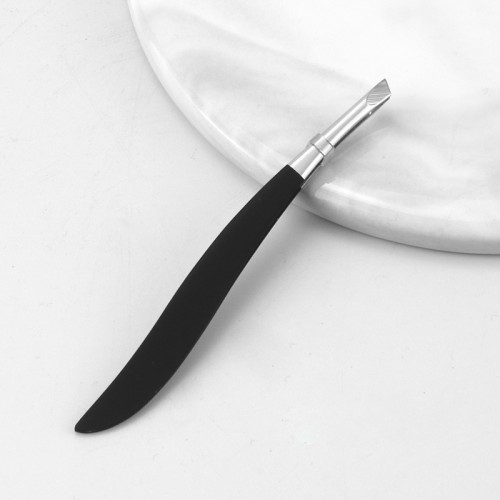 Пинцет для бровей скошенный с нескользящей прорезиненной ручкой