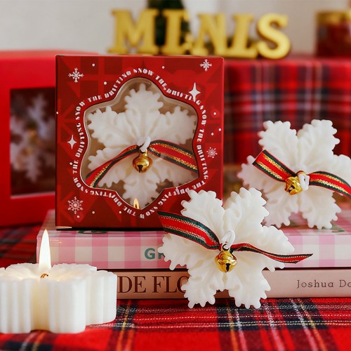  Свеча ароматическая СНЕЖИНКА в коробке с ароматом груши, 2*6,5 см.